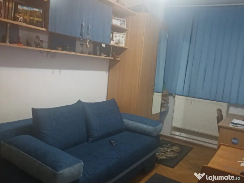 Apartament cu 3 camere de vanzare in Campina-Zona Ultracentrala 