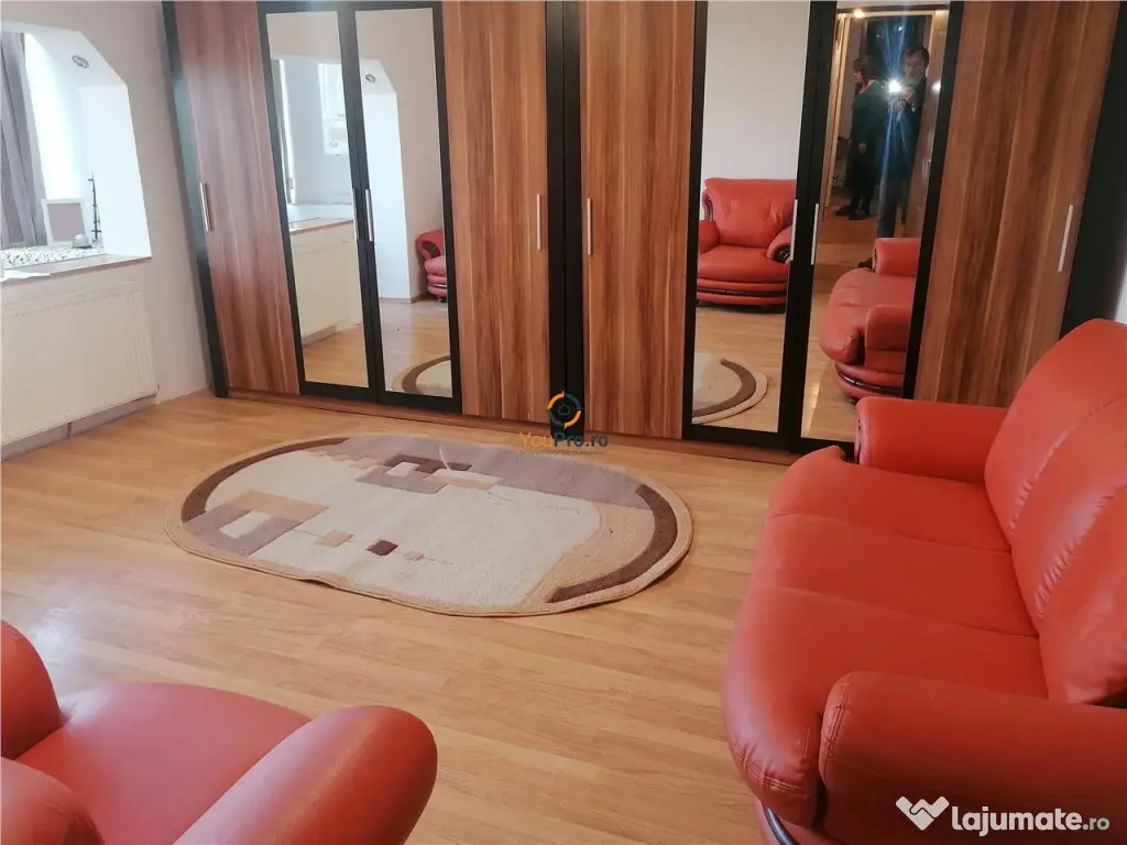 Decomandat Spatios cu Centrala zona Vladeasa 