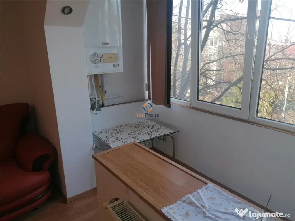 Decomandat Spatios cu Centrala zona Vladeasa 