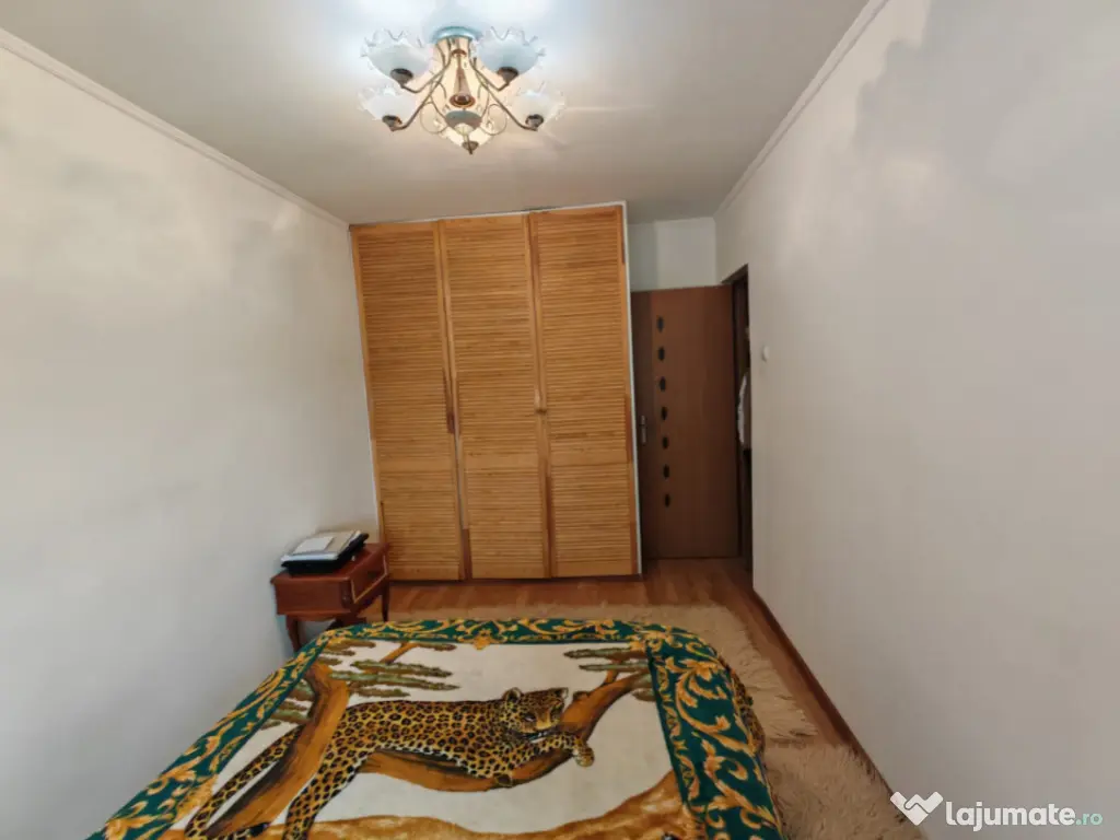 Apartament 3 camere, situat in zona Groapa - Inel II