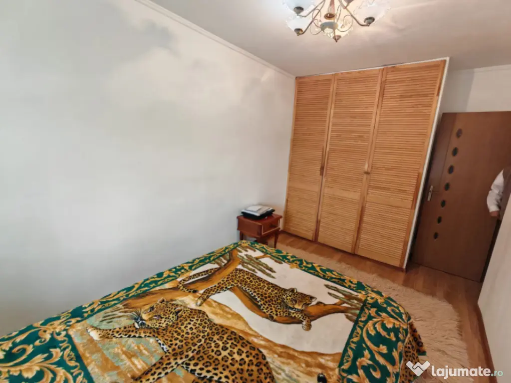 Apartament 3 camere, situat in zona Groapa - Inel II