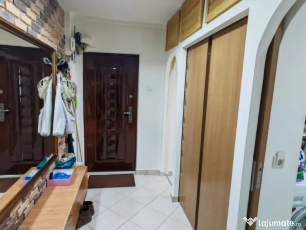 Apartament 3 camere, situat in zona Groapa - Inel II