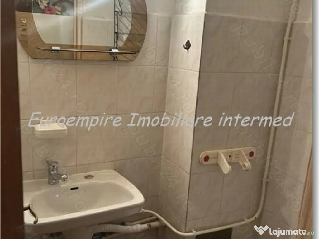 Apartament 3 camere decomandate zona Abator 