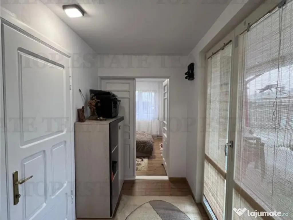 Vila individuala cuplata 6 camere S P M, cu incalzire pe cen