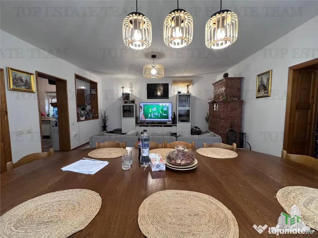 Vila individuala cuplata 6 camere S P M, cu incalzire pe cen