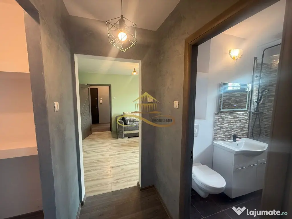 Apartament renovat 2 camere etaj 3 de vanzare Bacau