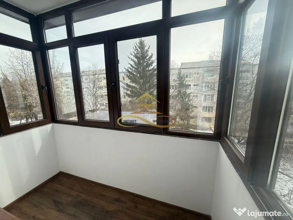 Apartament renovat 2 camere etaj 3 de vanzare Bacau