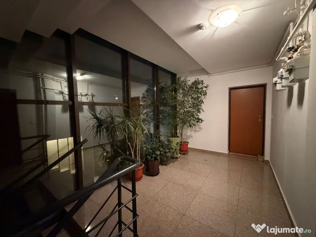 2 camere, Arcul de Triumf / Herăstrău, bloc 2006 