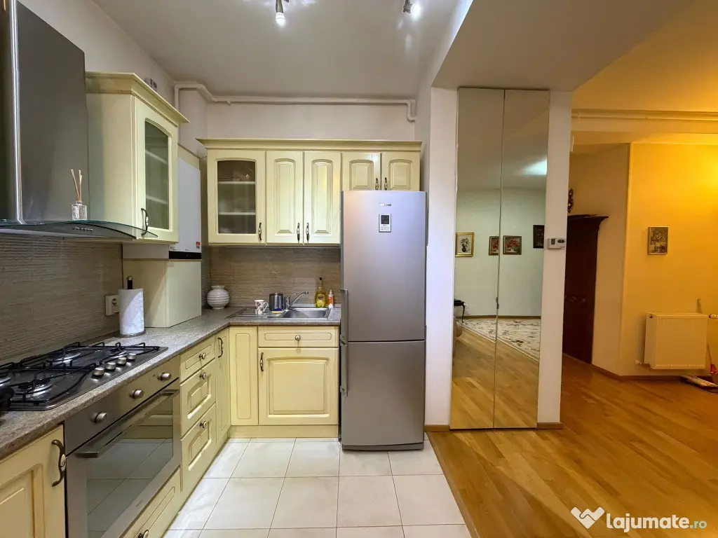 2 camere, Arcul de Triumf / Herăstrău, bloc 2006 