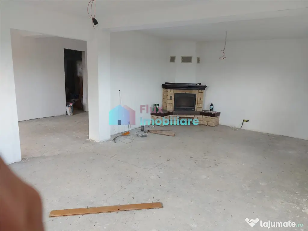 Casa cu 8450 mp teren in Solca 