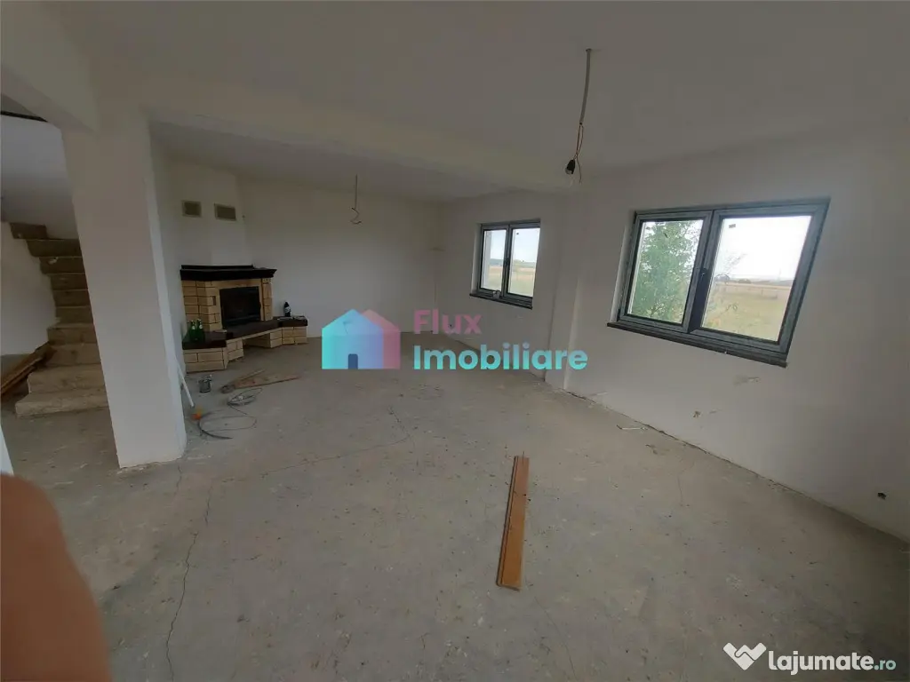 Casa cu 8450 mp teren in Solca 