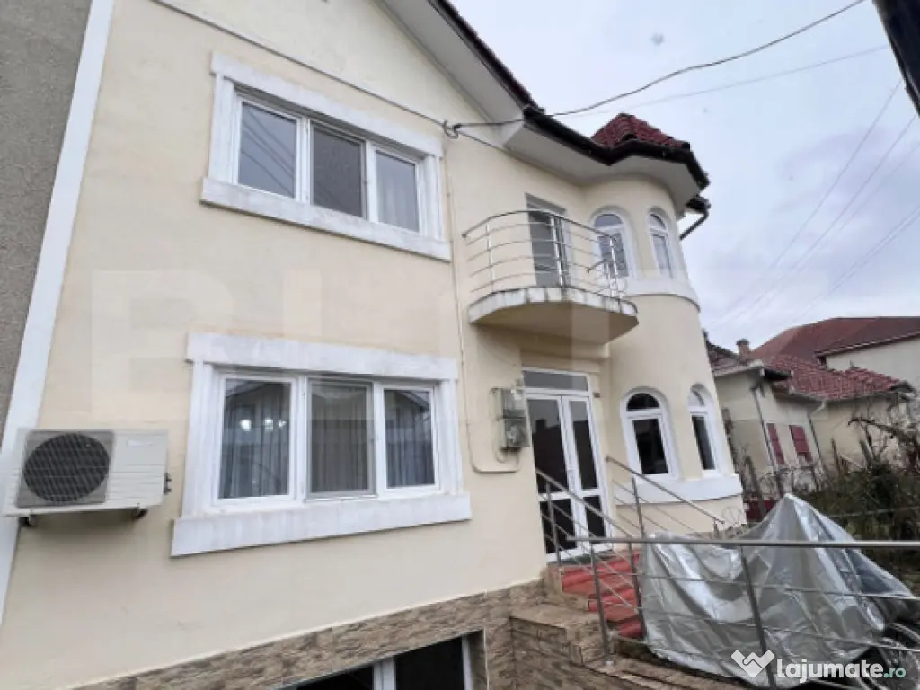 Casă tip duplex – 272 mp utili, 9 camere