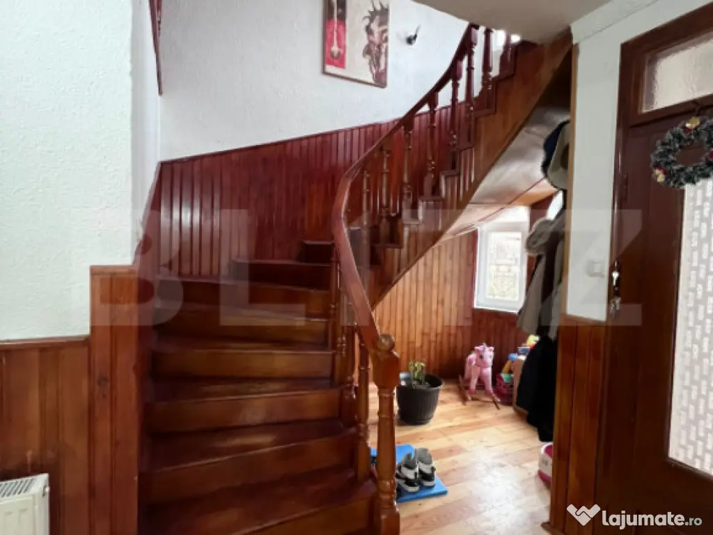 Casă tip duplex – 272 mp utili, 9 camere