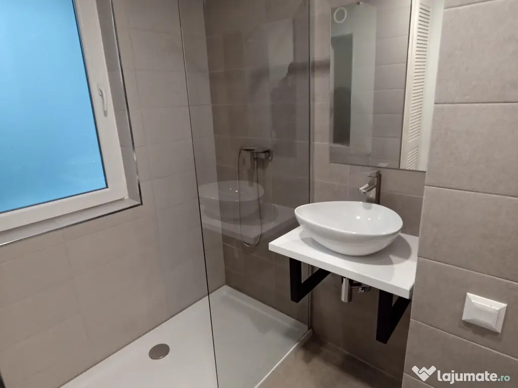 Apartament cu 2 camere (3 camere) str. Slatineanu 