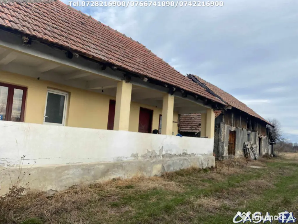 Casa situata în orasul Târgu-Carbunesti , Localitatea Flor