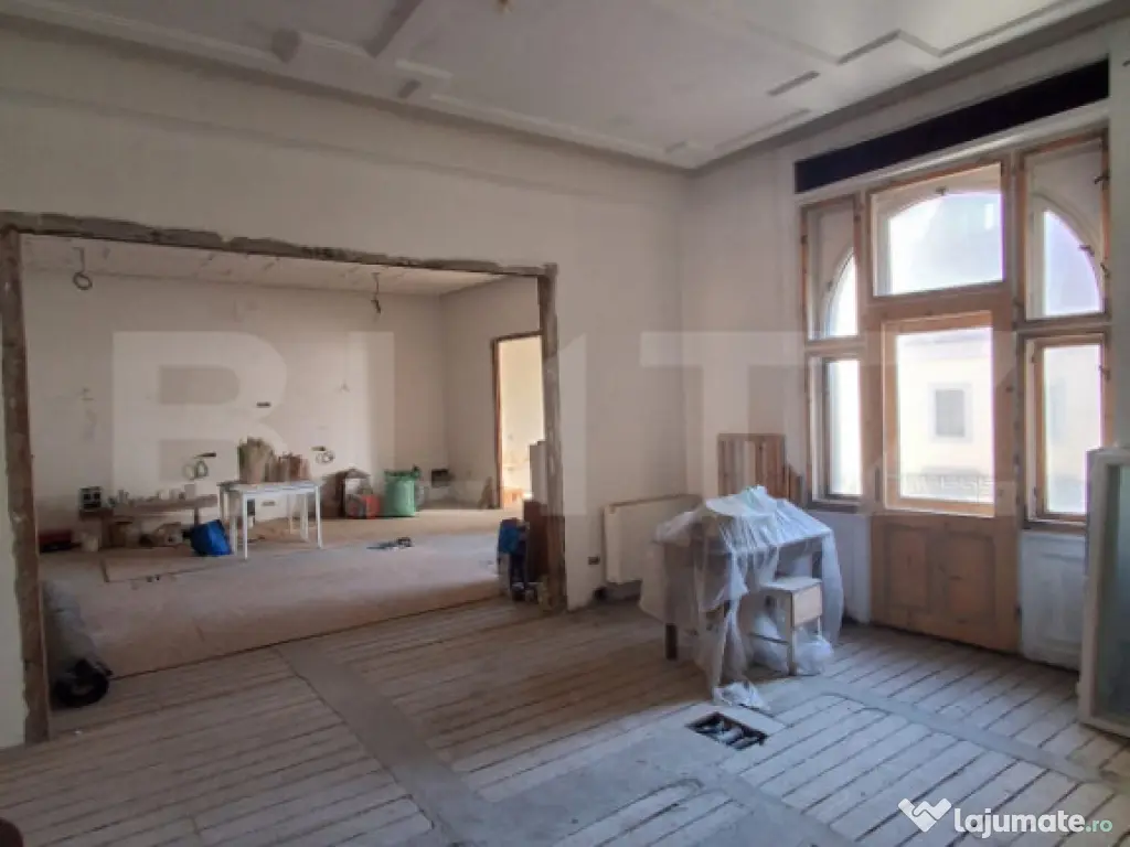 Spațiu comercial 200 mp + acces pod 200 mp, 3 balcoane, lâ 