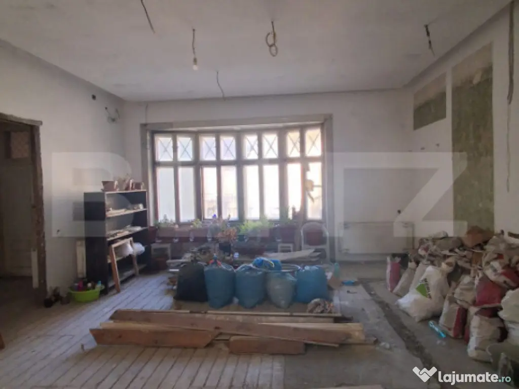 Spațiu comercial 200 mp + acces pod 200 mp, 3 balcoane, lâ 