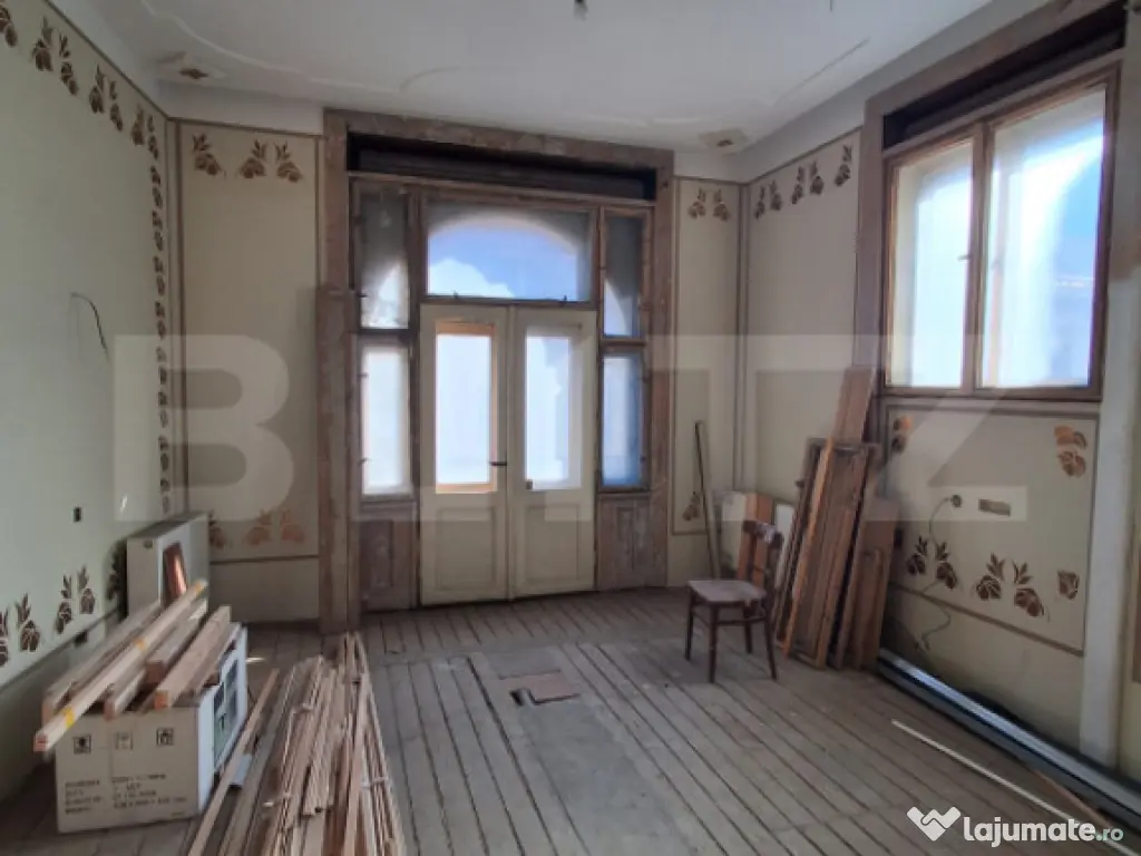 Spațiu comercial 200 mp + acces pod 200 mp, 3 balcoane, lâ 