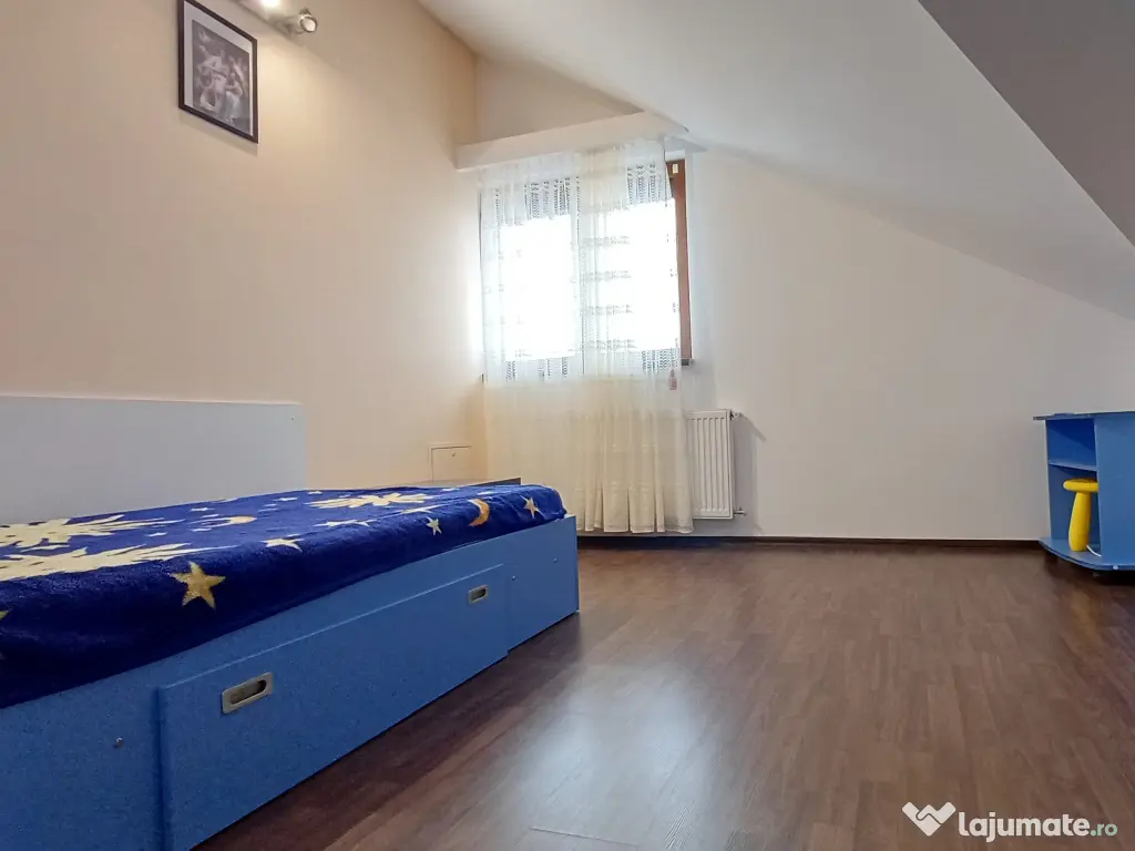 Proprietar, 108 mpu, mobilat, utilat, 3 camere, 2 bai, centrala, parcare proprie 