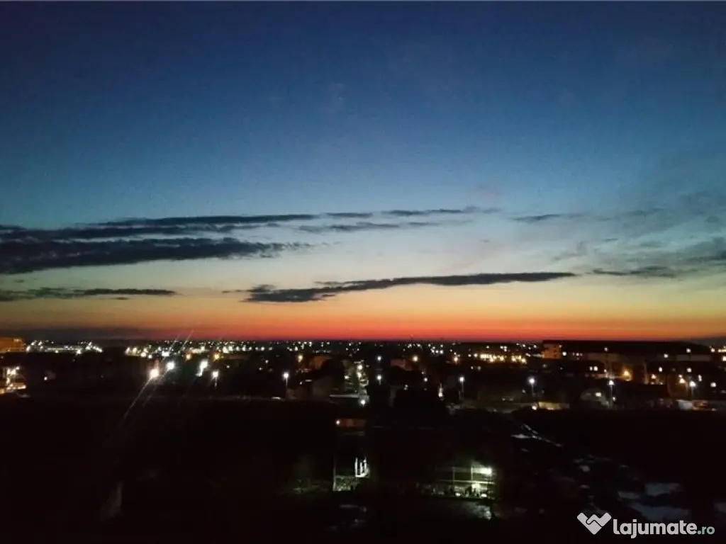 Proprietar, 108 mpu, mobilat, utilat, 3 camere, 2 bai, centrala, parcare proprie 