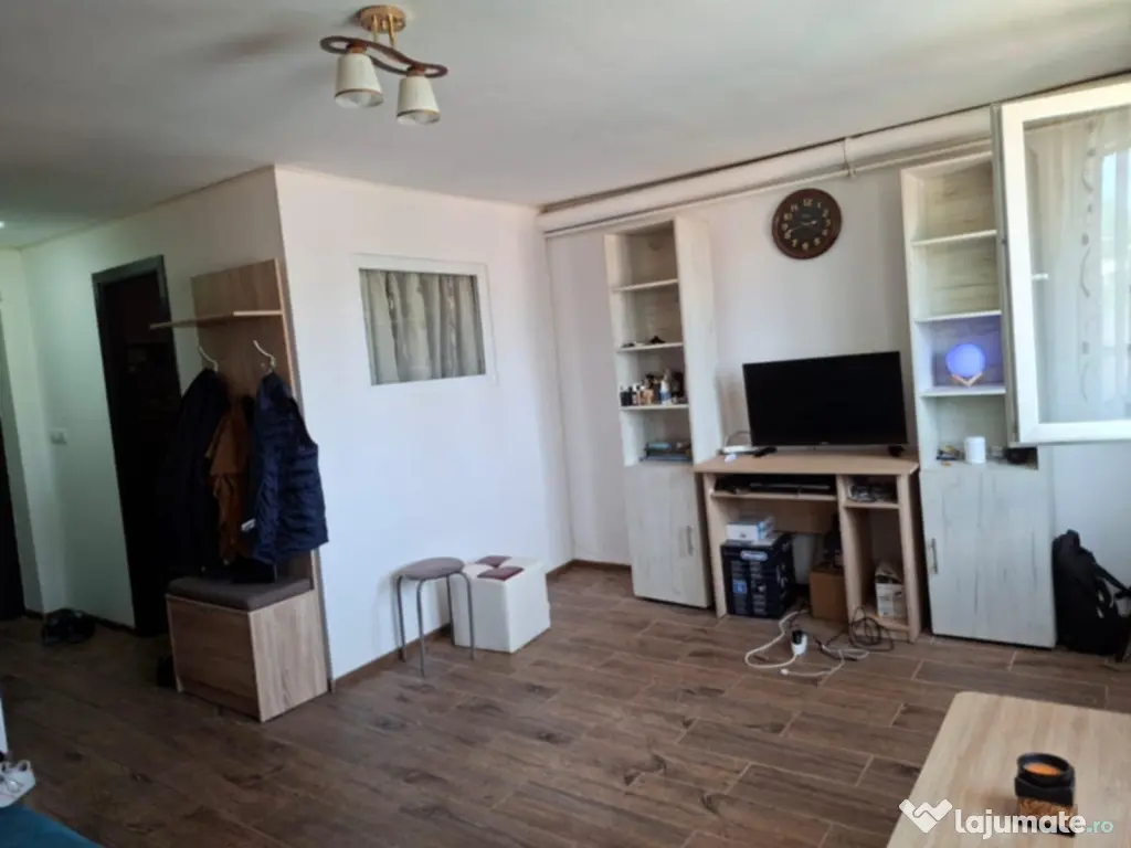 Vand garsoniera confort 1 5 min de statie de autobuz 