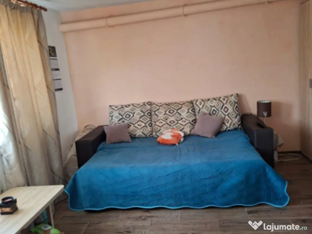 Vand garsoniera confort 1 5 min de statie de autobuz 