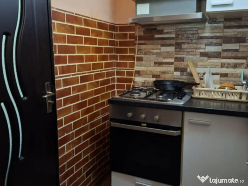 Vand garsoniera confort 1 5 min de statie de autobuz 