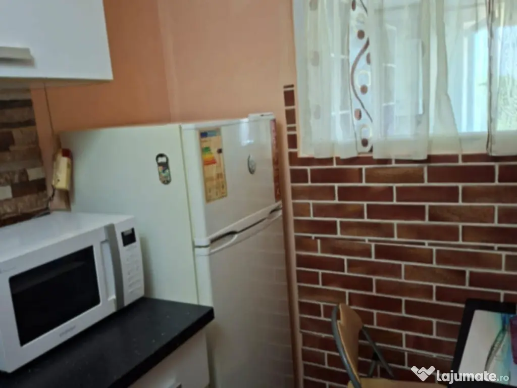 Vand garsoniera confort 1 5 min de statie de autobuz 