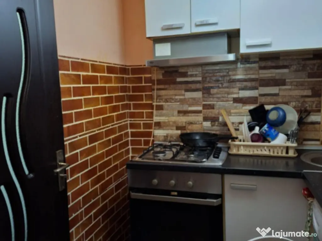 Vand garsoniera confort 1 5 min de statie de autobuz 