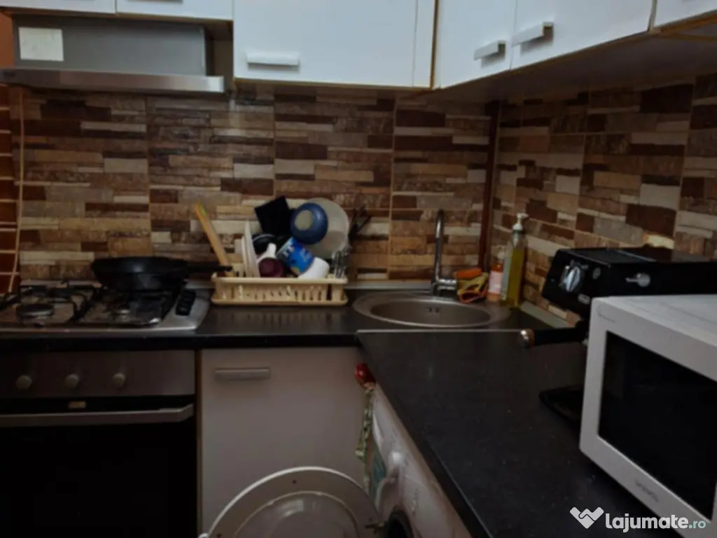 Vand garsoniera confort 1 5 min de statie de autobuz 