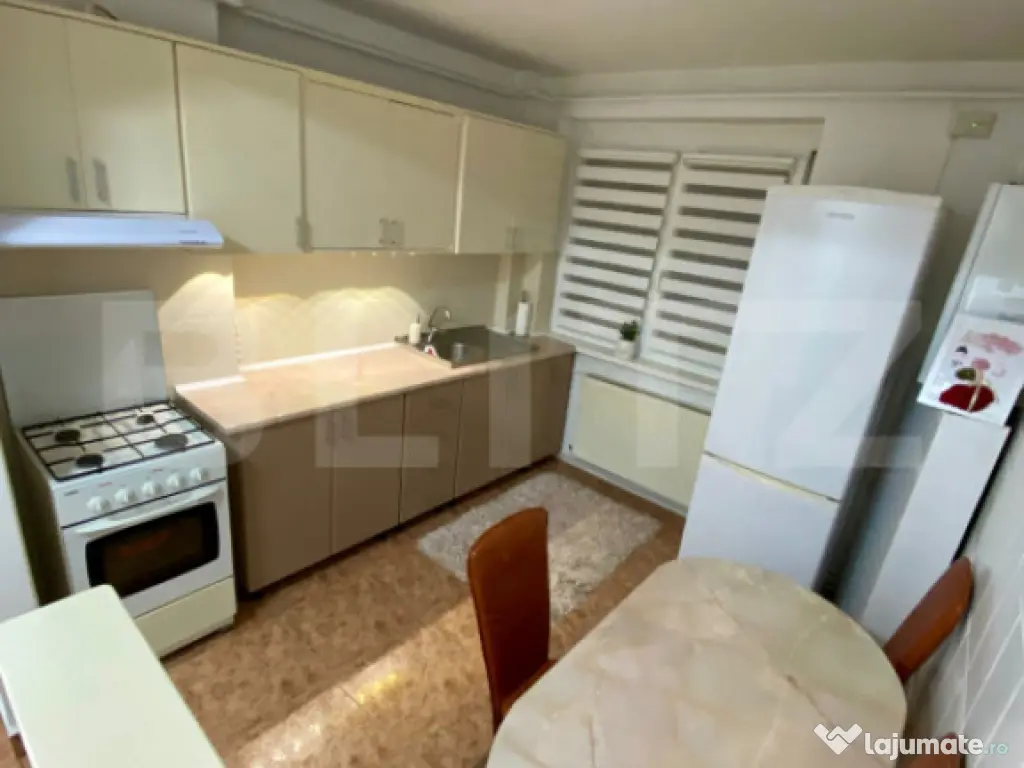 Apartament de vânzare – etaj 2/4, zonă centrală, Satu M