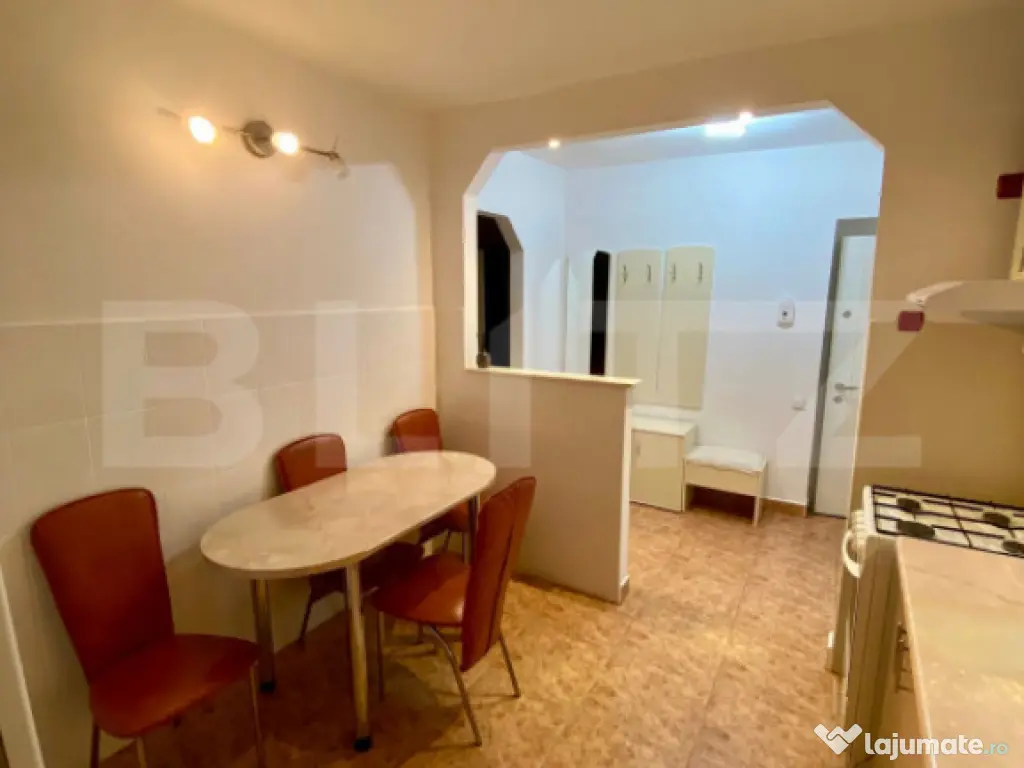 Apartament de vânzare – etaj 2/4, zonă centrală, Satu M