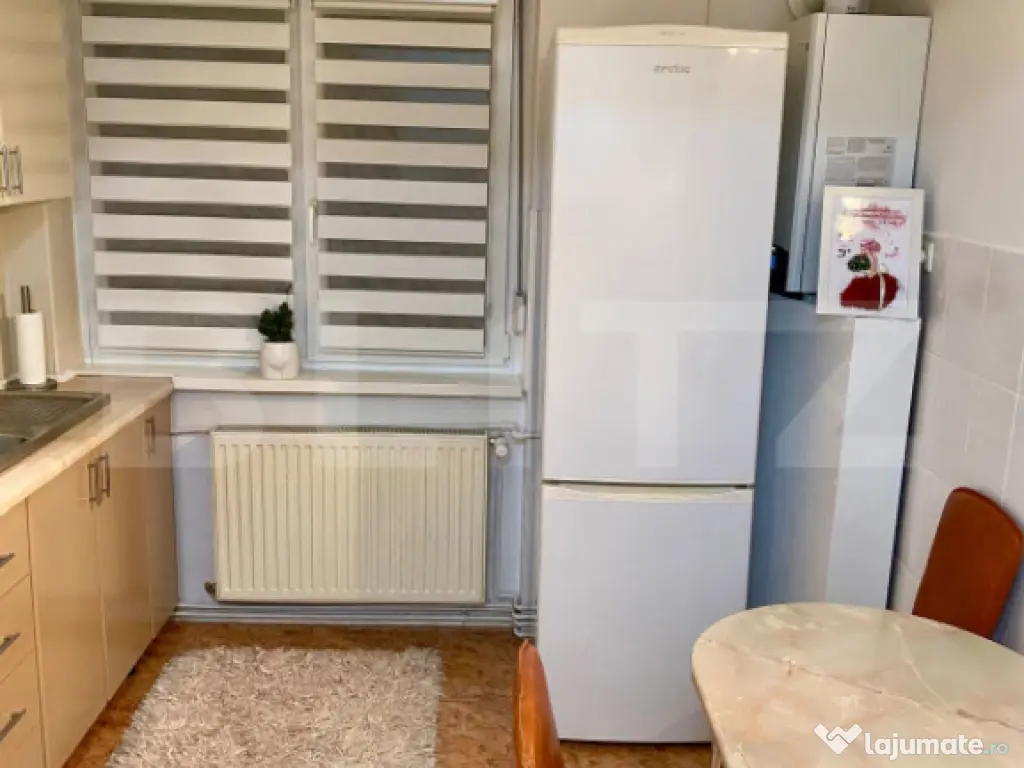 Apartament de vânzare – etaj 2/4, zonă centrală, Satu M