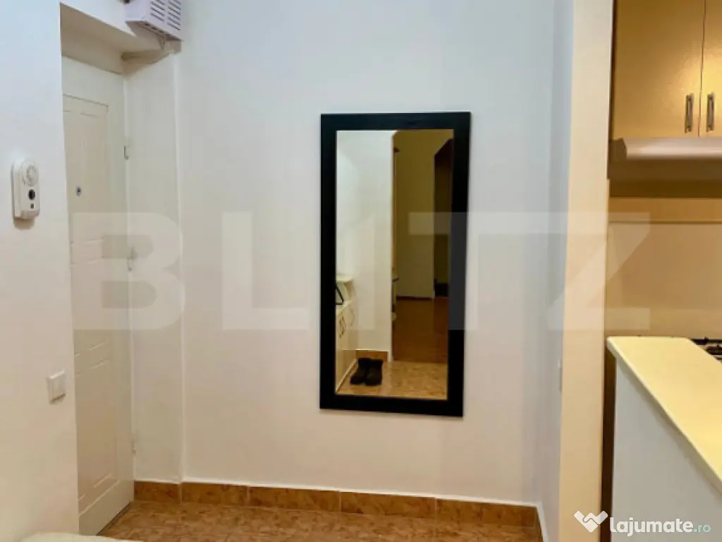 Apartament de vânzare – etaj 2/4, zonă centrală, Satu M