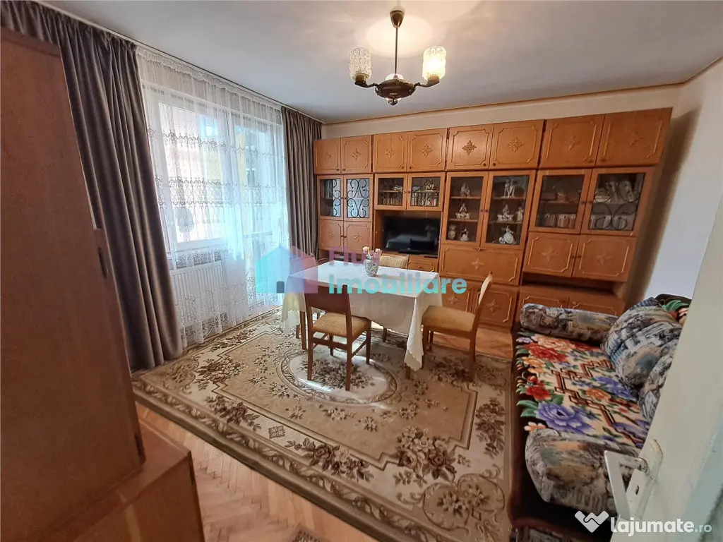 Apartament cu 2 camere zona ultracentrala etaj 2 
