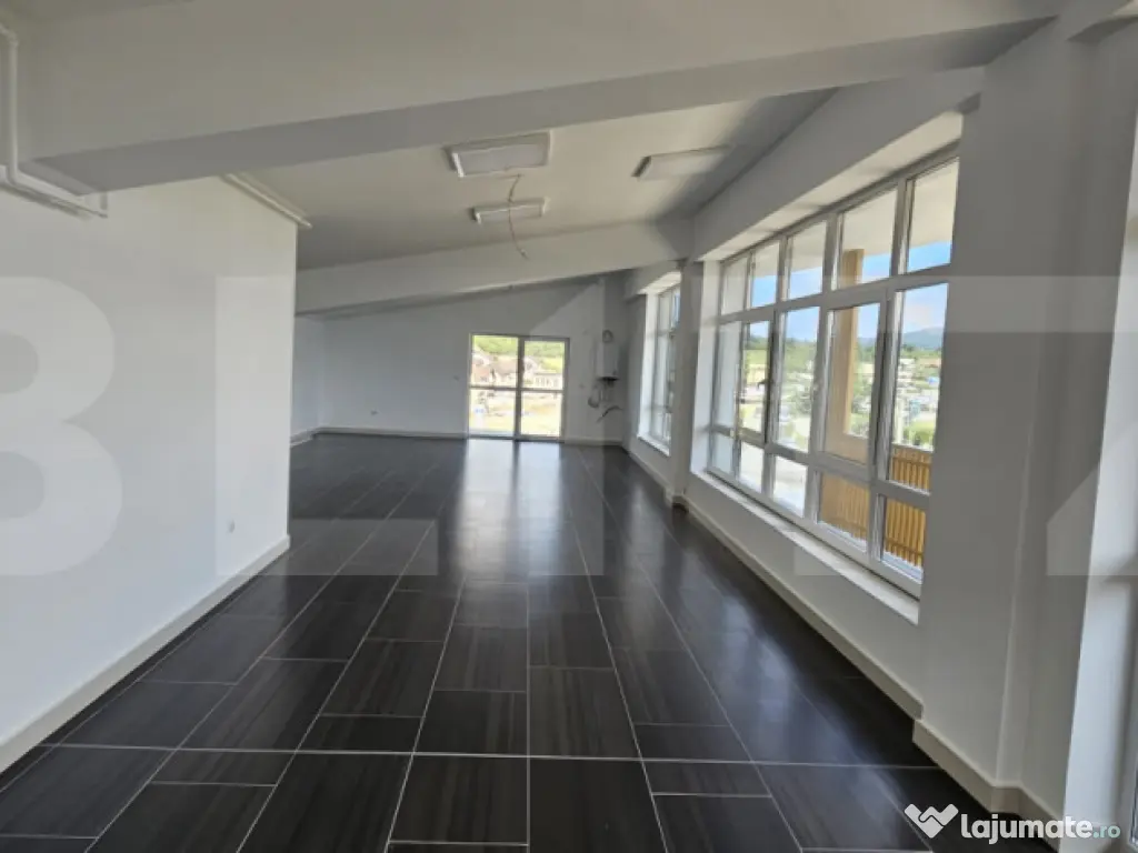 CLADIRE PREMIUM DE BIROURI SI SPATII COMERCIALE IN BISTRITA 