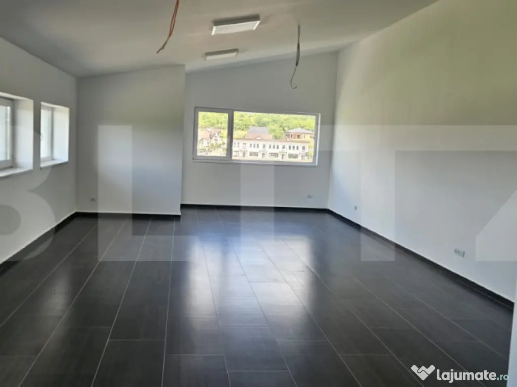 CLADIRE PREMIUM DE BIROURI SI SPATII COMERCIALE IN BISTRITA 
