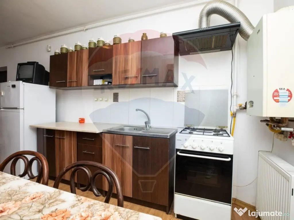Apartament cu o camera de închiriat în zona Parneava 
