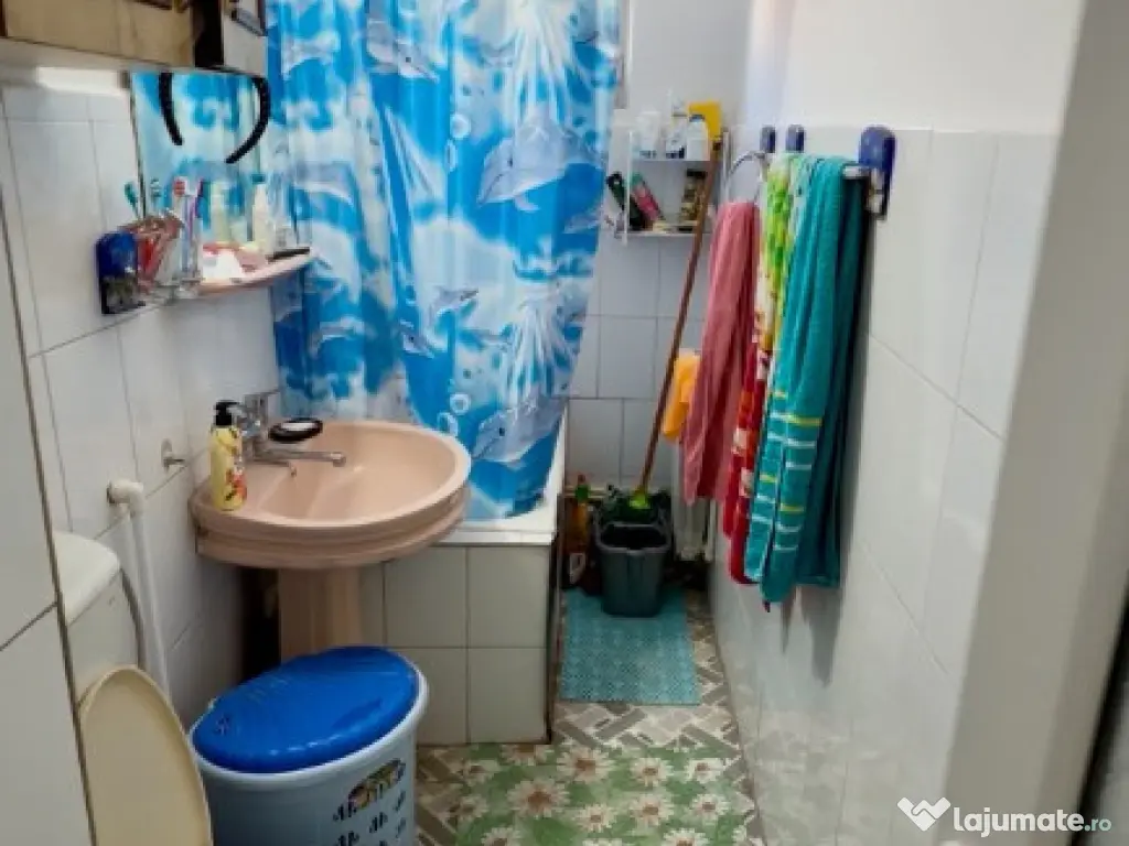 Apartament 3 camere,cu gaz,zona Big