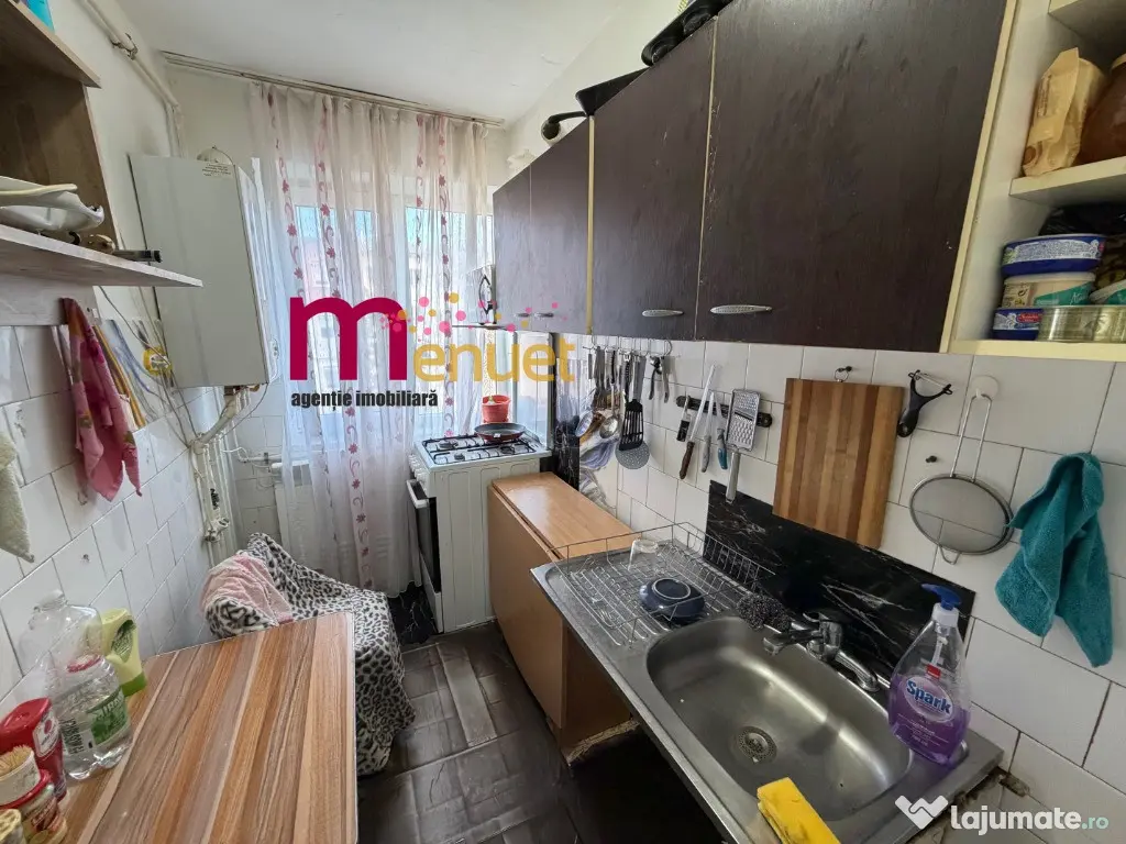 Apartament 3 camere,cu gaz,zona Big