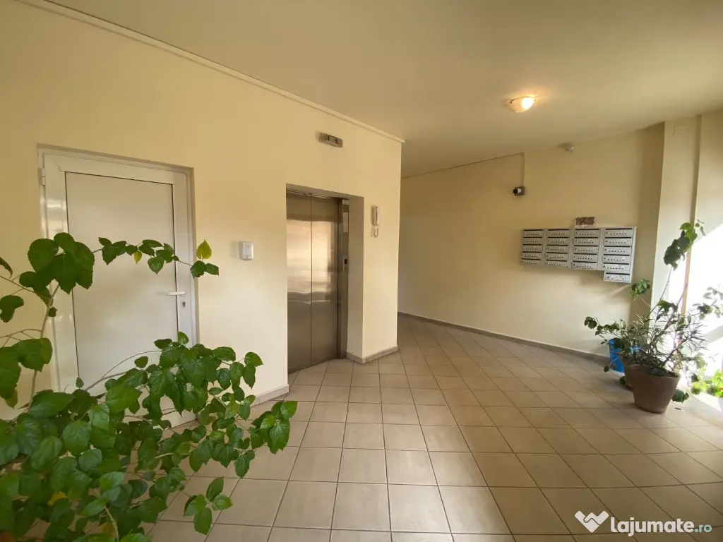 Inchiriez apartament 3 camere nemobilat Baneasa cu parcare subterana 