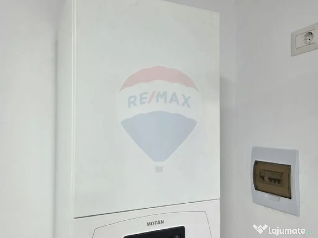 Spațiu comercial cu locuri de parcare. 