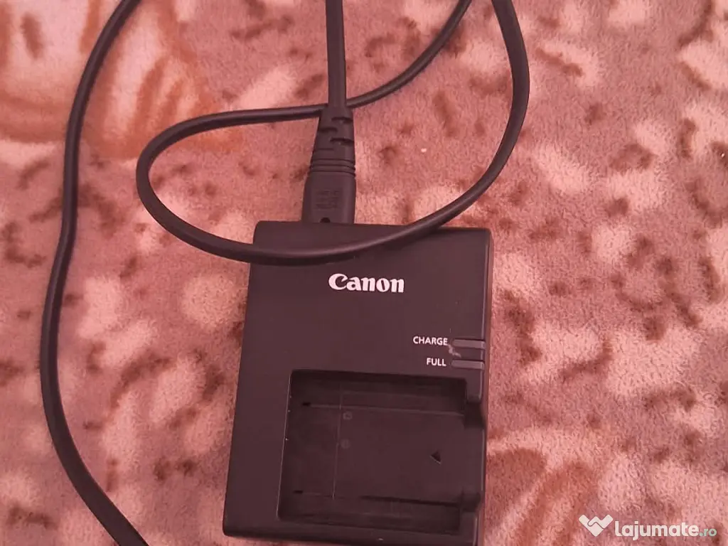 Vând aparat Canon 4000D 