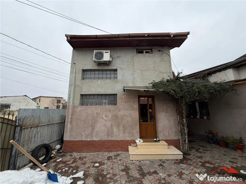 Casa P M de in Focsani, zona Tabacari 109.000 e 
