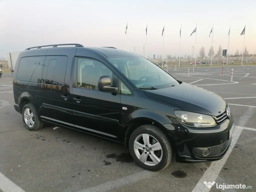 Vand Volkswagen Caddy Maxi  fabricatie 2012 cu rampa 