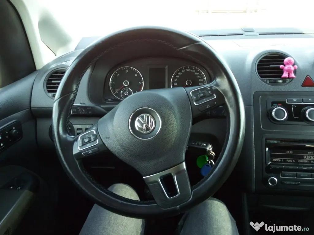 Vand Volkswagen Caddy Maxi  fabricatie 2012 cu rampa 