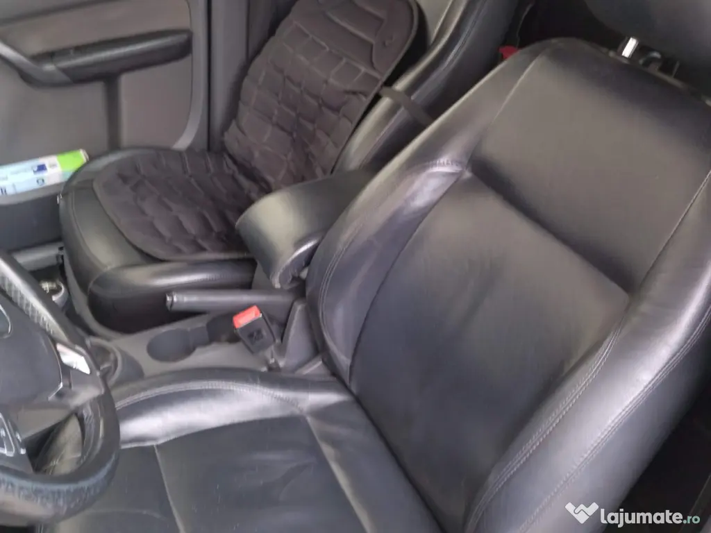 Vand Volkswagen Caddy Maxi  fabricatie 2012 cu rampa 