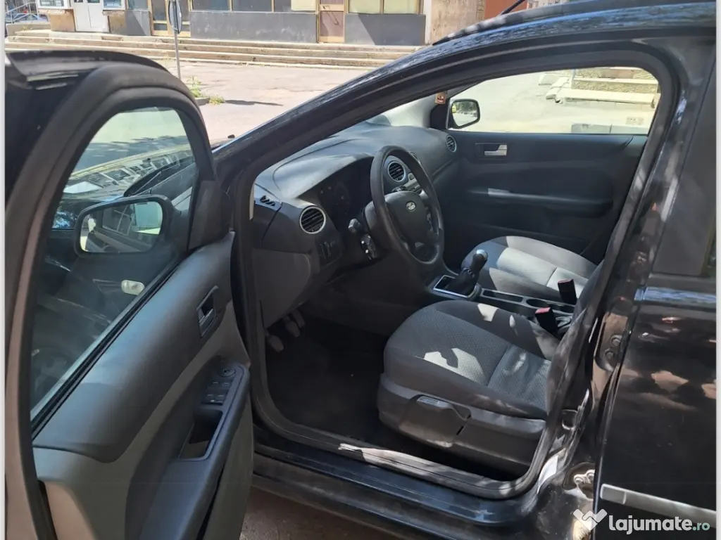 Vand Ford focus 1.6 benzina 2006 