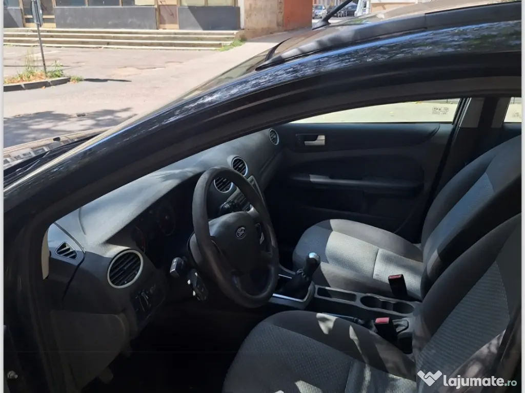 Vand Ford focus 1.6 benzina 2006