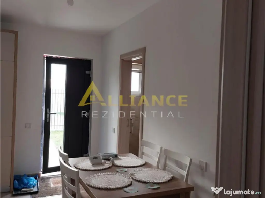 Casa la 800-900 m de STV,se preda la cheie. 